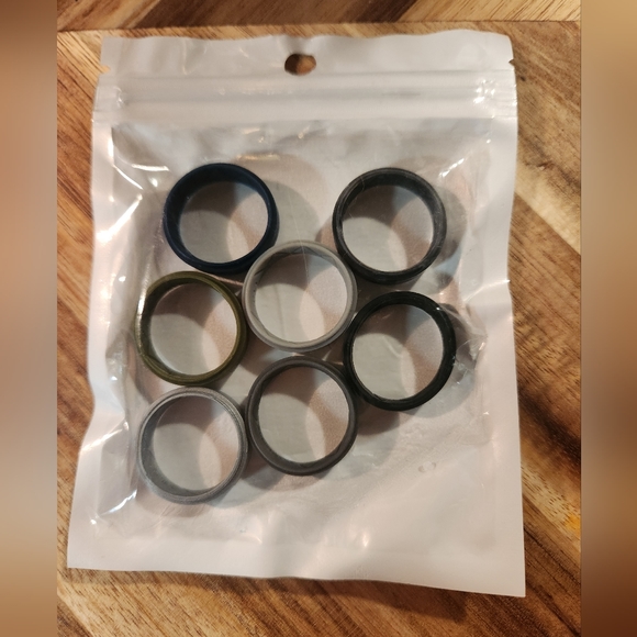 Mens Wedding Rings - Picture 4 of 4